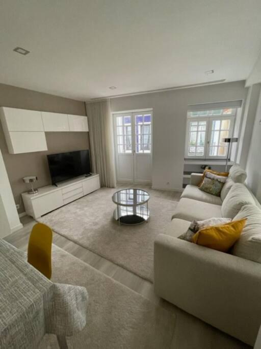Modern 1 Bedroom City Center Aveiro Apartment Luaran gambar